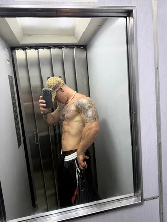 OnlyFans account  brianvach header 2