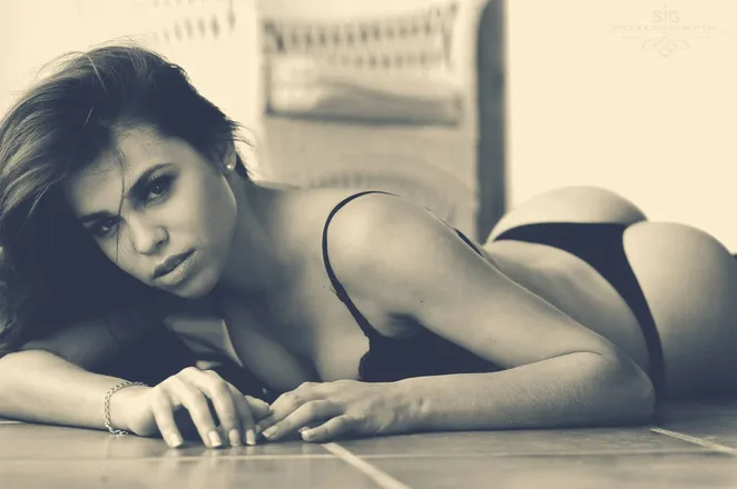 OnlyFans account  almamiaaa header 2