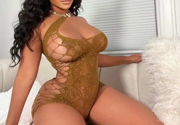 OnlyFans cuenta baddiekapri header 2