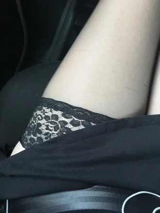 OnlyFans account  rezziethefoxykid header 2