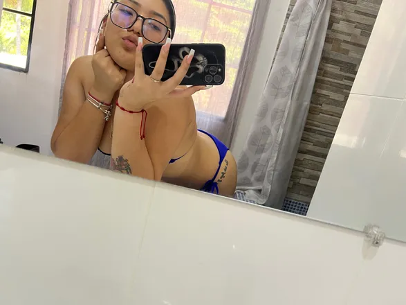OnlyFans cuenta strwabtaste header 2