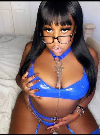OnlyFans cuenta playgirlree avatar 1