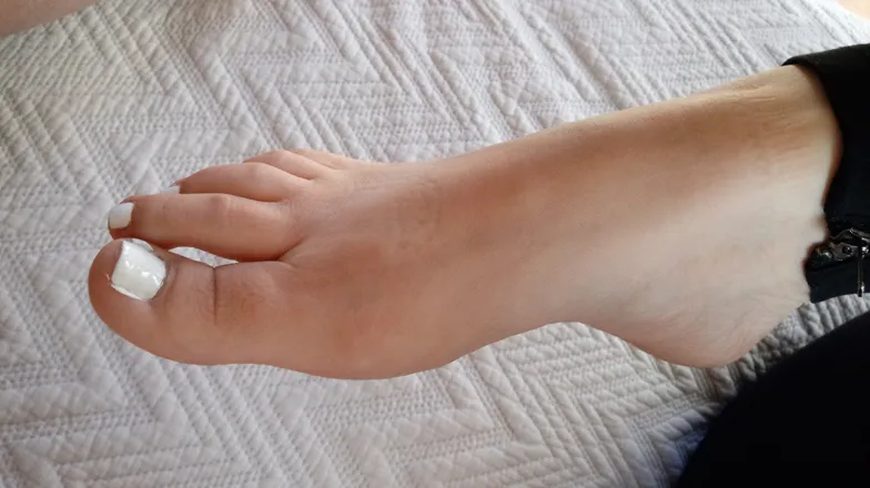 OnlyFans cuenta snowwifefeet header 2