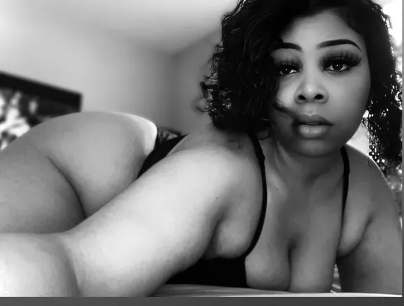 OnlyFans cuenta fineaxxmami header 2