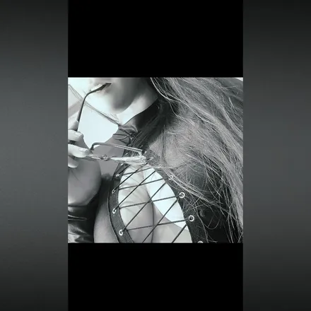 OnlyFans cuenta queen_button header 2