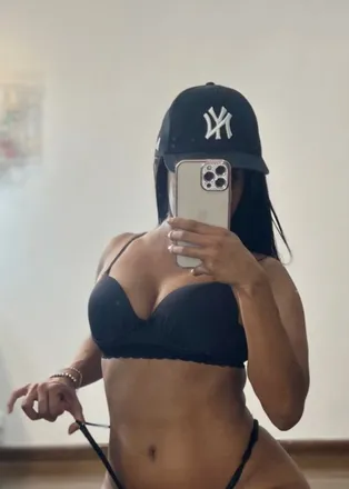 OnlyFans cuenta casalovelly header 2