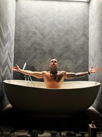 OnlyFans cuenta jonymartini header 2