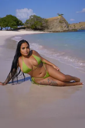 OnlyFans cuenta nobody_butmelon header 2