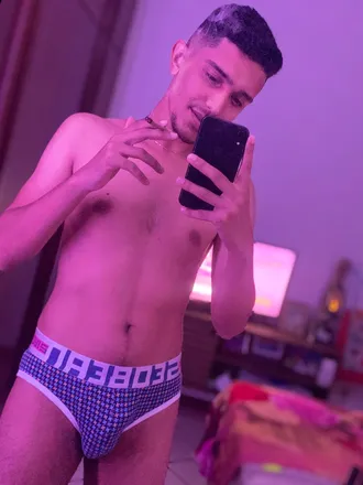 OnlyFans cuenta victor_kamargoo header 2