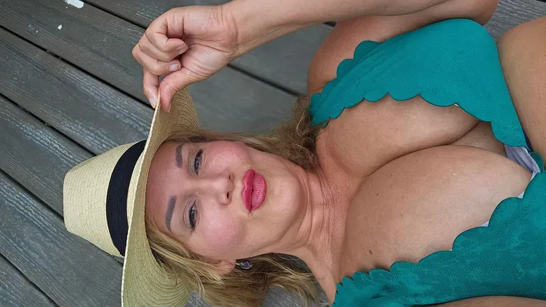 OnlyFans cuenta fantasymilfursula avatar 1