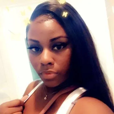 OnlyFans account  prettymo31 header 2