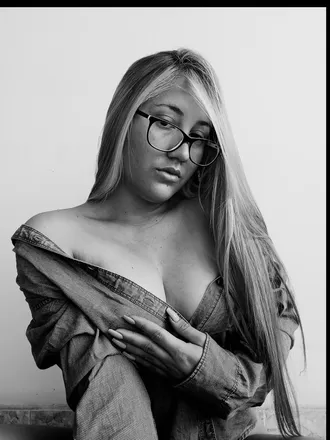 OnlyFans cuenta mari.vi header 2