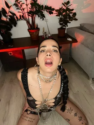 OnlyFans account  luna.whispers avatar 1