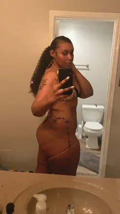 OnlyFans account  yannithebody avatar 1