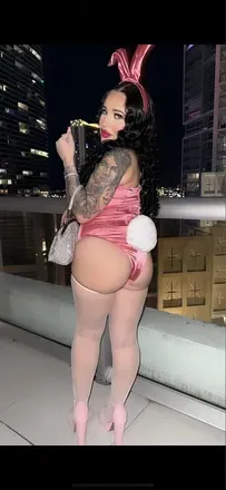 OnlyFans cuenta ohmyjulie header 2