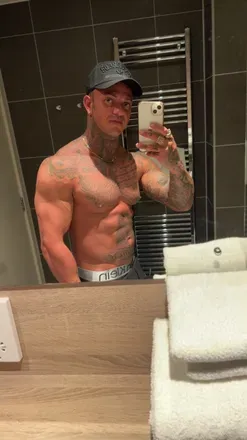 OnlyFans cuenta tattoohunk777 avatar 1