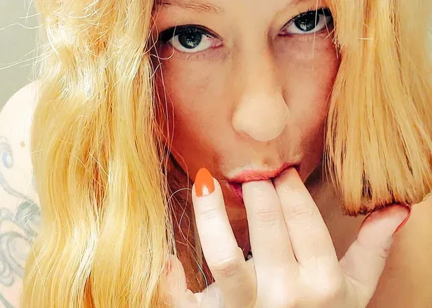 OnlyFans cuenta tittytarotcb header 2