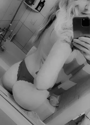 OnlyFans account  showmethemoney92 header 2