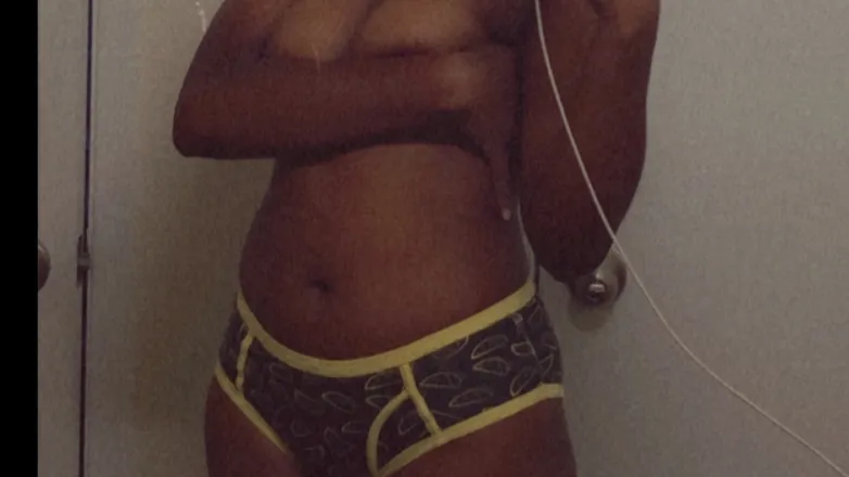 OnlyFans account  lil_body_babe header 2