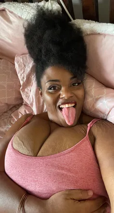 OnlyFans account  allysingrey header 2