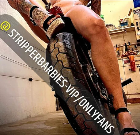 OnlyFans cuenta stripperbarbies-vip header 2