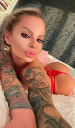 OnlyFans account  zoemarshall header 2