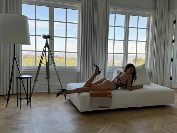 OnlyFans cuenta debbiestpierre header 2