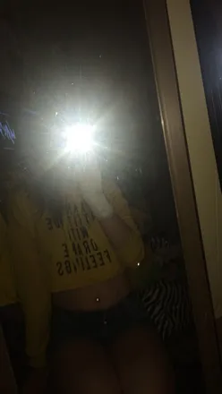 OnlyFans cuenta xxcheyxx18 header 2