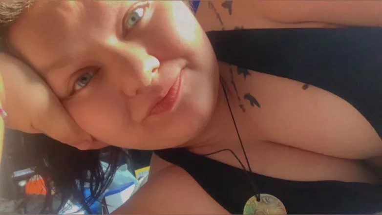 OnlyFans cuenta laaria header 2