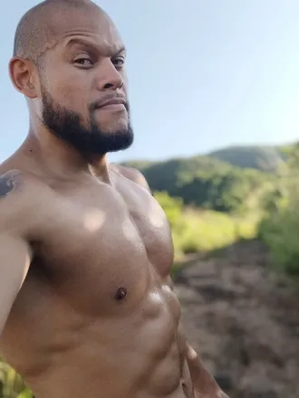OnlyFans cuenta u550823905 header 2