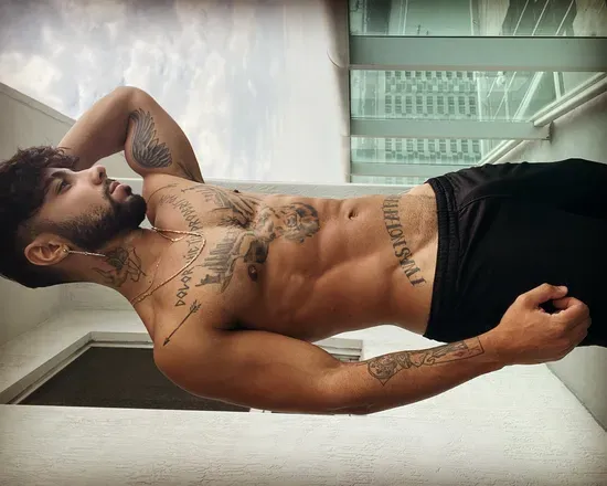 OnlyFans cuenta roneyoliv header 2