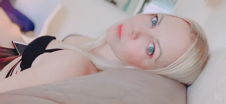OnlyFans account  loreleyy header 2