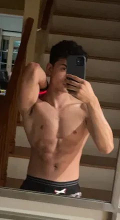 OnlyFans account  curiousapollo avatar 1
