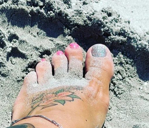 OnlyFans cuenta prettytoes69690 header 2