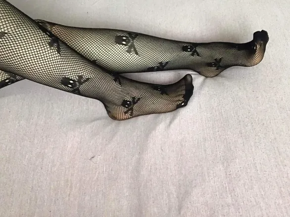 OnlyFans cuenta feetwaifuwuu header 2