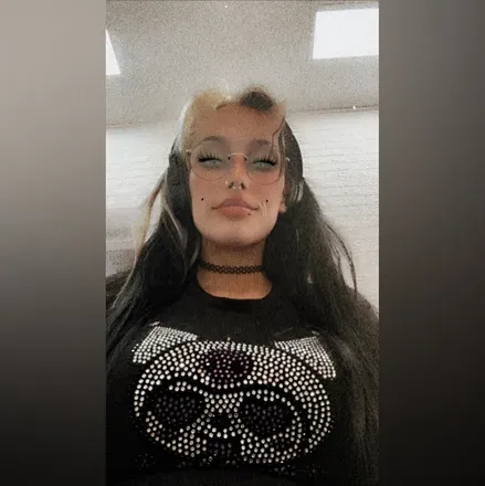 OnlyFans account  deadbabe header 2
