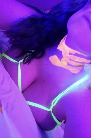 OnlyFans cuenta v6xxx header 2