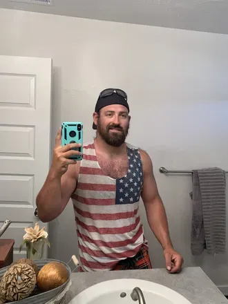OnlyFans account  bigbrownbear711 header 2