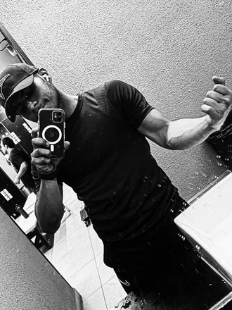 OnlyFans account  alesmo7 header 2