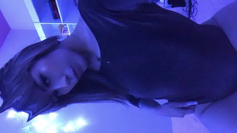 OnlyFans cuenta immichy header 2