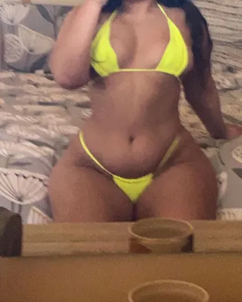 OnlyFans cuenta yasminxoxoxox header 2