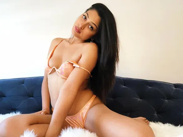 OnlyFans account  softcore_sara avatar 1