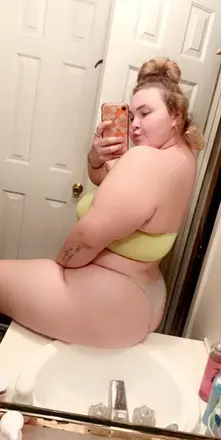 OnlyFans account  hellahotcass avatar 1