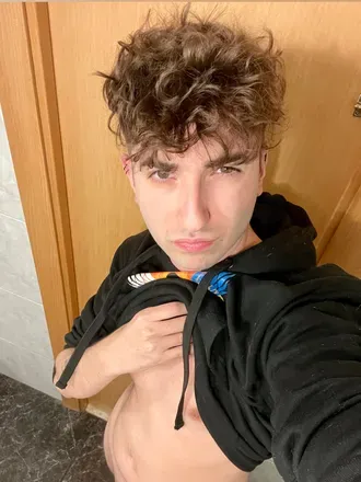OnlyFans cuenta shytwinkbcn avatar 1