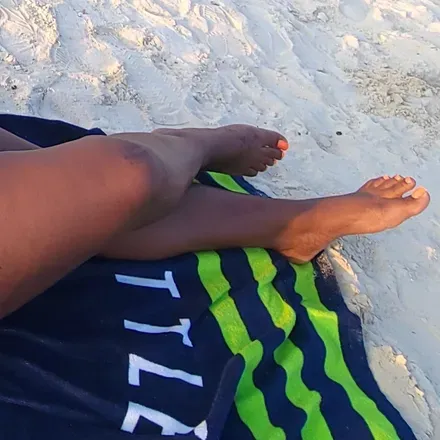 OnlyFans cuenta j_thebarefootbaddie header 2