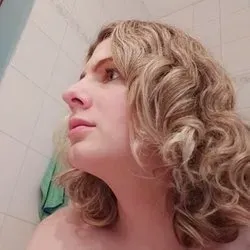 OnlyFans cuenta mooncalf_roxie avatar 1