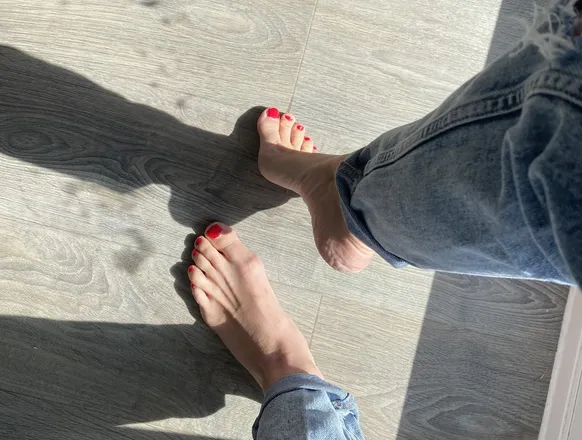 OnlyFans cuenta valentinaslushfeet header 2