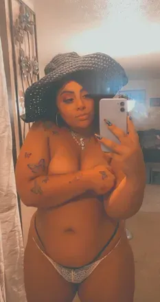 OnlyFans cuenta cherrybombmilf avatar 1