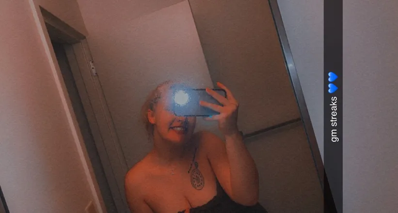 OnlyFans cuenta mamaawhitt header 2