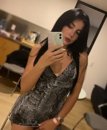OnlyFans cuenta esmeralda2307 header 2